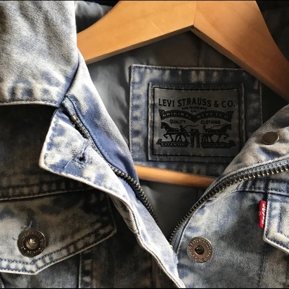 EUC 🌸 Vintage Levi's Denim Jacket - Picture 4 of 7